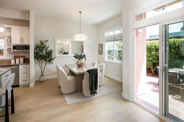 819 Warner Court, Mountain View, CA 94043