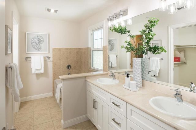 819 Warner Court, Mountain View, CA 94043
