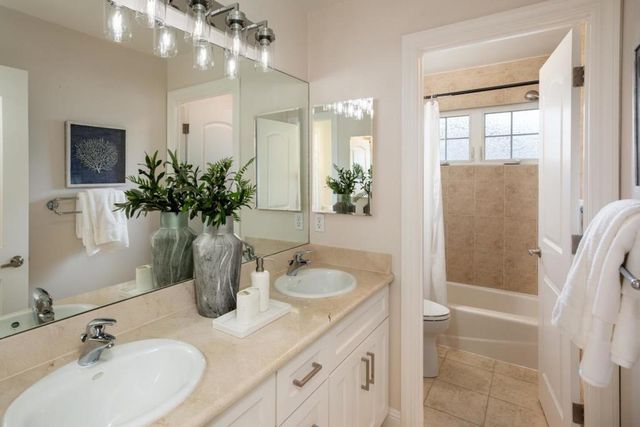 819 Warner Court, Mountain View, CA 94043