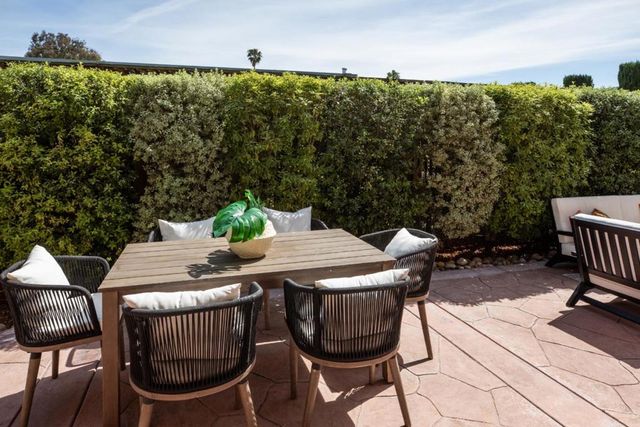 819 Warner Court, Mountain View, CA 94043
