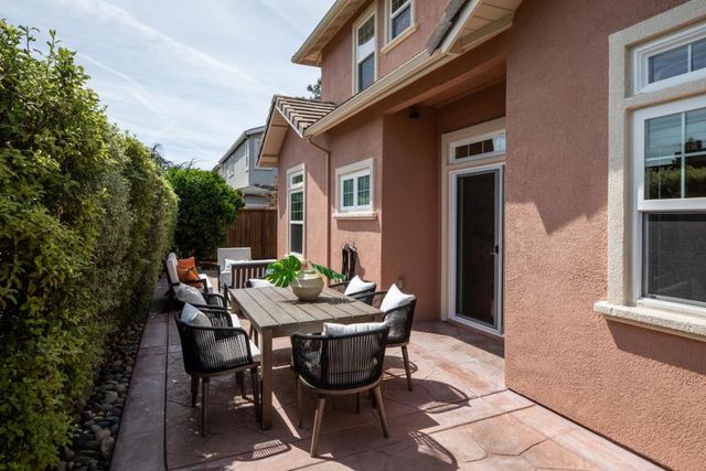 819 Warner Court, Mountain View, CA 94043