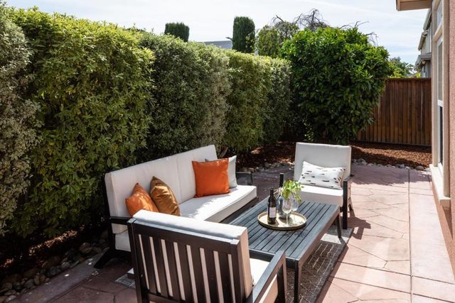 819 Warner Court, Mountain View, CA 94043