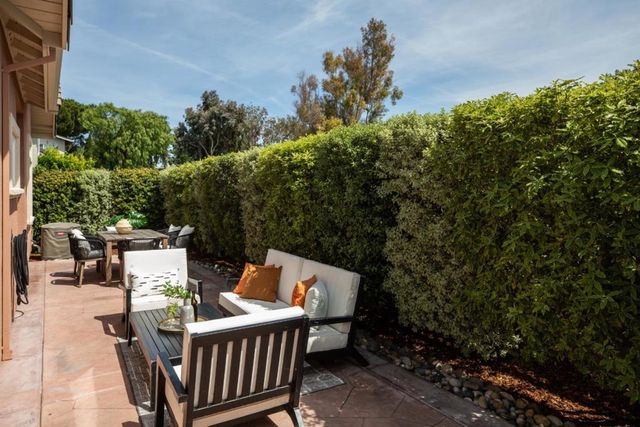 819 Warner Court, Mountain View, CA 94043