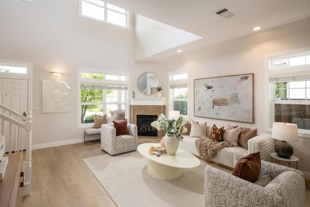 819 Warner Court, Mountain View, CA 94043