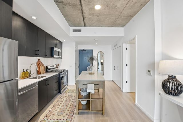 5501 La Branch Street 2307, Houston, TX 77004