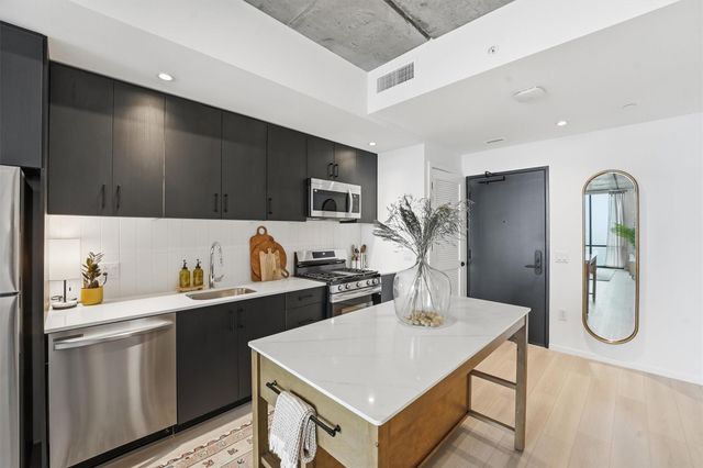 5501 La Branch Street 2307, Houston, TX 77004
