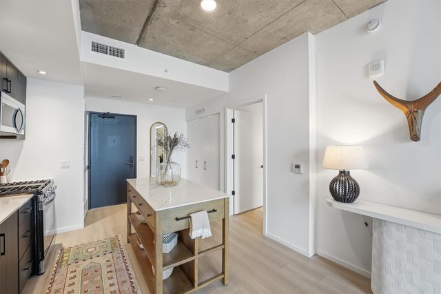 5501 La Branch Street 2307, Houston, TX 77004