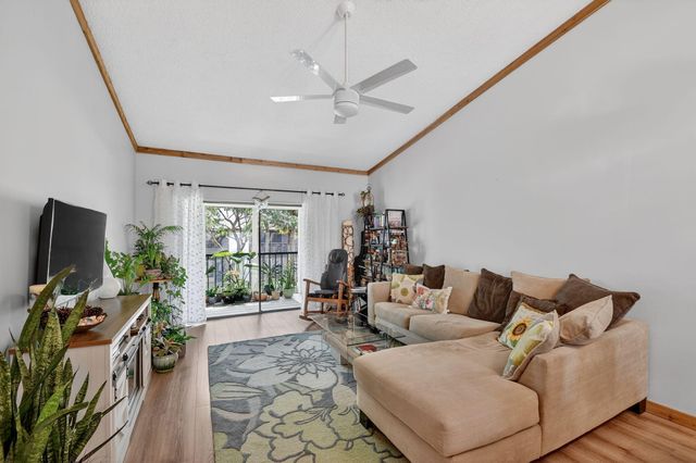 7855 Willow Spring Drive 725, Lake Worth, FL 33467