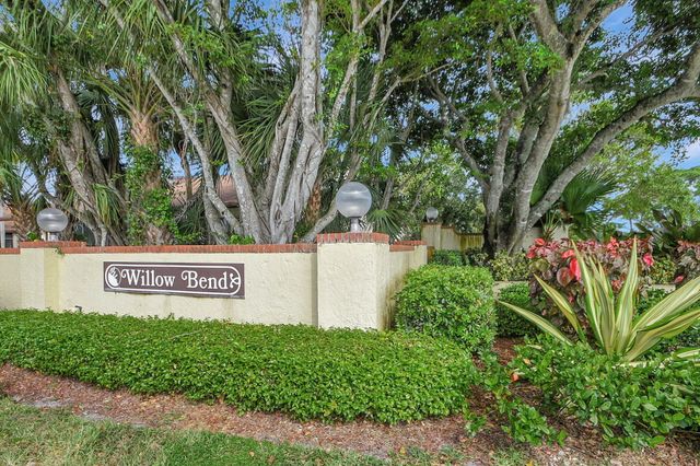 7855 Willow Spring Drive 725, Lake Worth, FL 33467