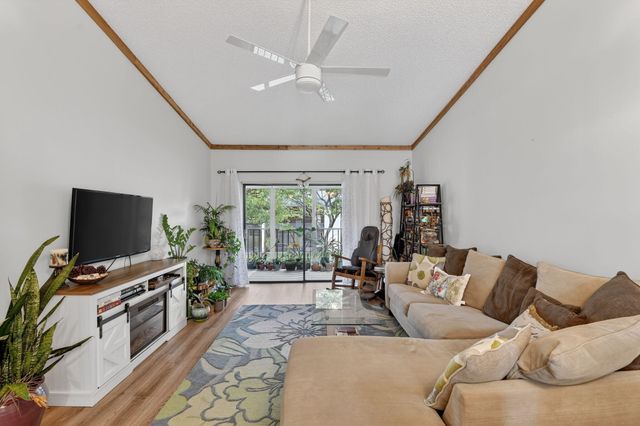 7855 Willow Spring Drive 725, Lake Worth, FL 33467