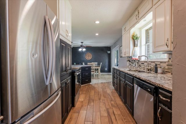 2304 SE 10th, Mineral Wells, TX 76067