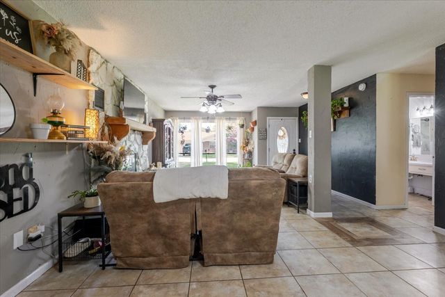 2304 SE 10th, Mineral Wells, TX 76067