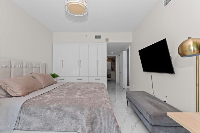 350 S Miami Avenue 2102, Miami, FL 33130