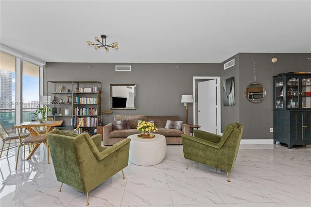 350 S Miami Avenue 2102, Miami, FL 33130