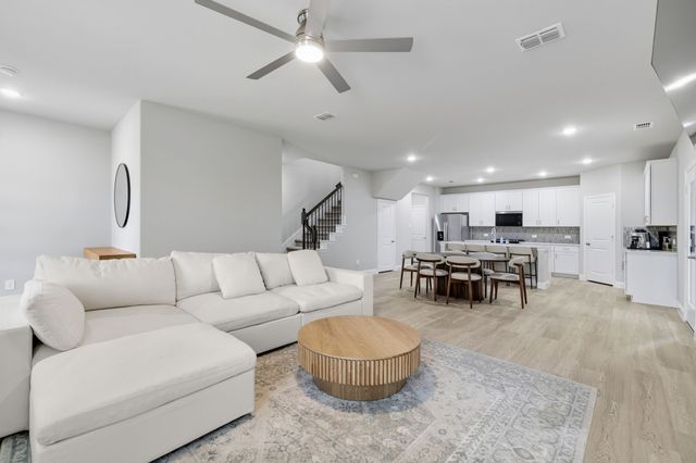 2724 Big Bend Mews, Corinth, TX 76210