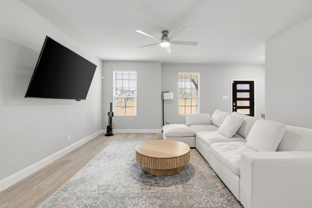 2724 Big Bend Mews, Corinth, TX 76210