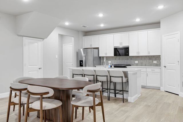 2724 Big Bend Mews, Corinth, TX 76210