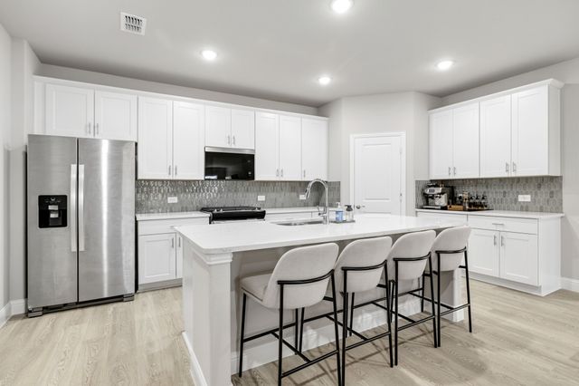 2724 Big Bend Mews, Corinth, TX 76210