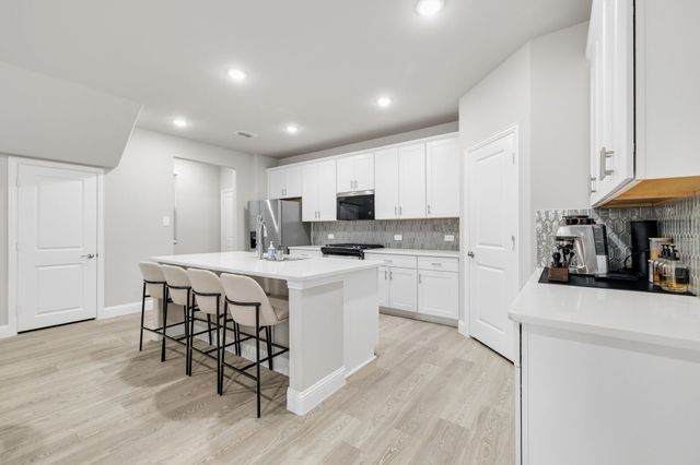 2724 Big Bend Mews, Corinth, TX 76210