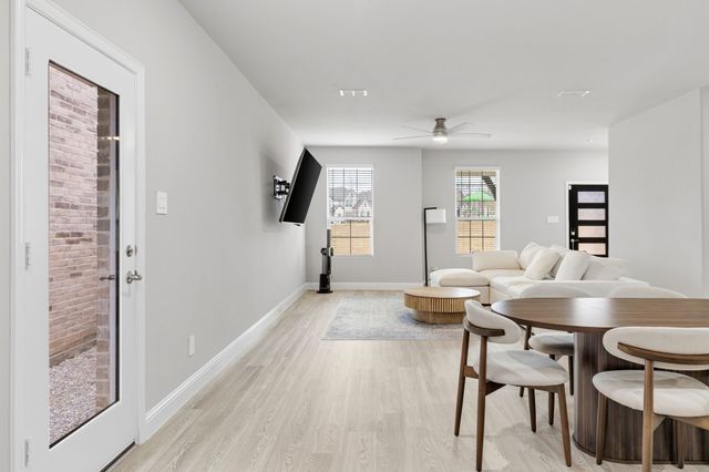 2724 Big Bend Mews, Corinth, TX 76210