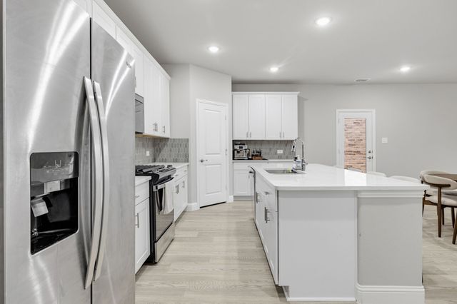 2724 Big Bend Mews, Corinth, TX 76210