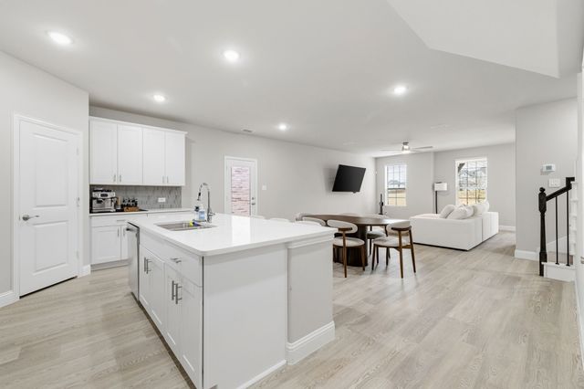 2724 Big Bend Mews, Corinth, TX 76210