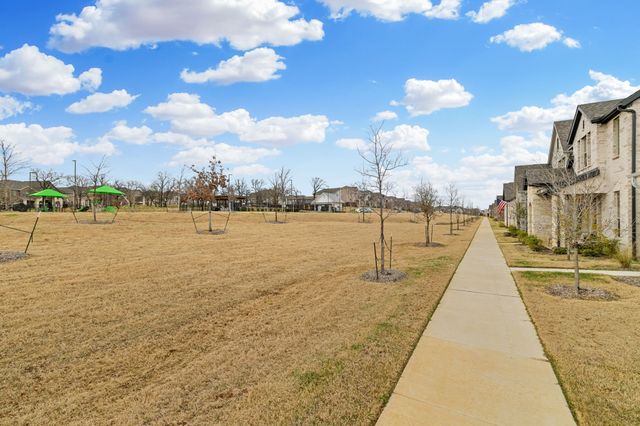 2724 Big Bend Mews, Corinth, TX 76210