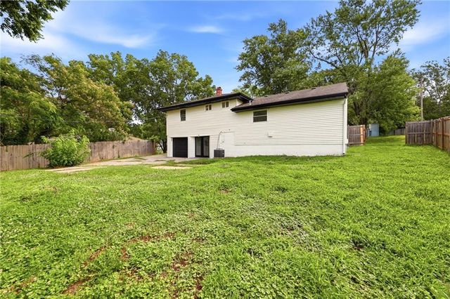 4142 N Lister Avenue, Kansas City, MO 64117