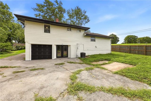 4142 N Lister Avenue, Kansas City, MO 64117