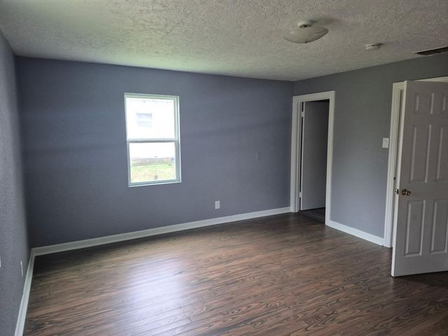 1017 Hazel Avenue, Huntsville, TX 77320