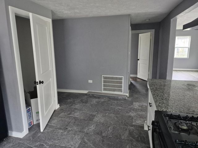 1017 Hazel Avenue, Huntsville, TX 77320