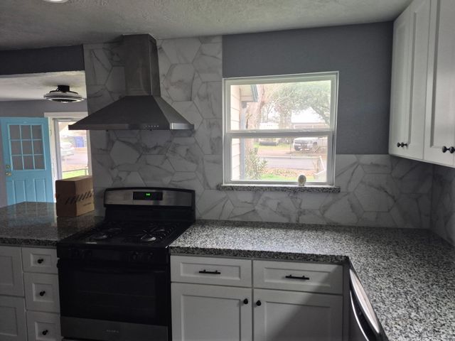 1017 Hazel Avenue, Huntsville, TX 77320