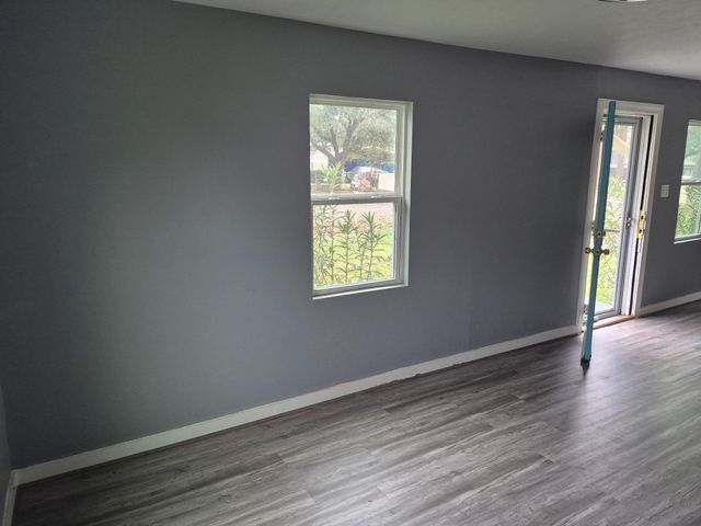 1017 Hazel Avenue, Huntsville, TX 77320