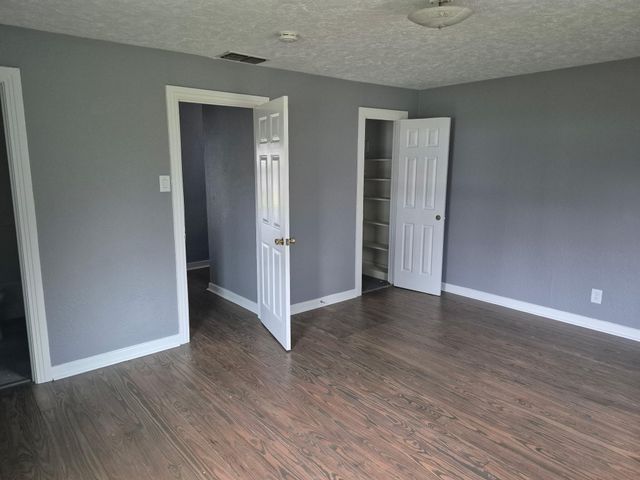 1017 Hazel Avenue, Huntsville, TX 77320