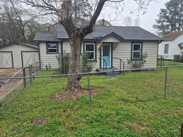 1017 Hazel Avenue, Huntsville, TX 77320