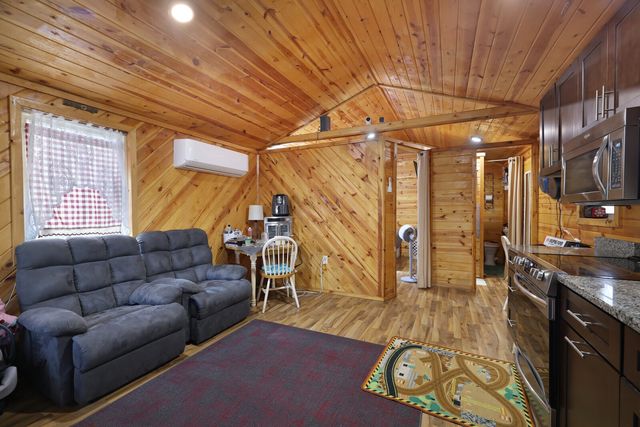 4971 Hackberry Dr, Nunnelly, TN 37137