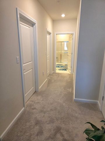 12308 Peters Farm Way 308, Westborough, MA 01581