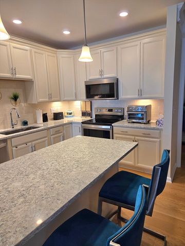 12308 Peters Farm Way 308, Westborough, MA 01581