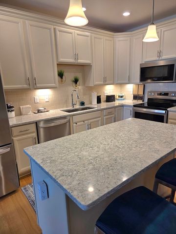 12308 Peters Farm Way 308, Westborough, MA 01581