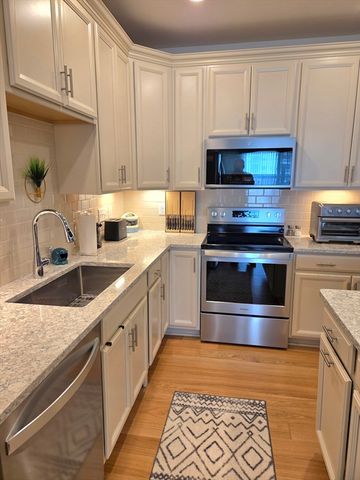 12308 Peters Farm Way 308, Westborough, MA 01581