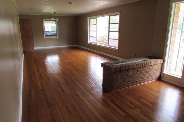 107 E Rankin St., Columbia, MS 39429