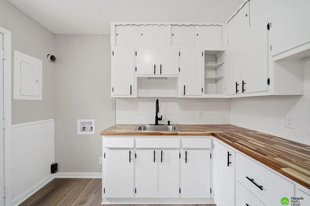 5915 Holdrege Street, Lincoln, NE 68505