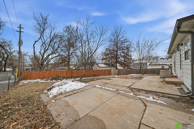 5915 Holdrege Street, Lincoln, NE 68505