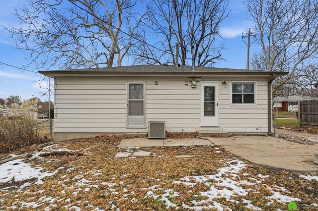 5915 Holdrege Street, Lincoln, NE 68505