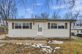 5915 Holdrege Street, Lincoln, NE 68505