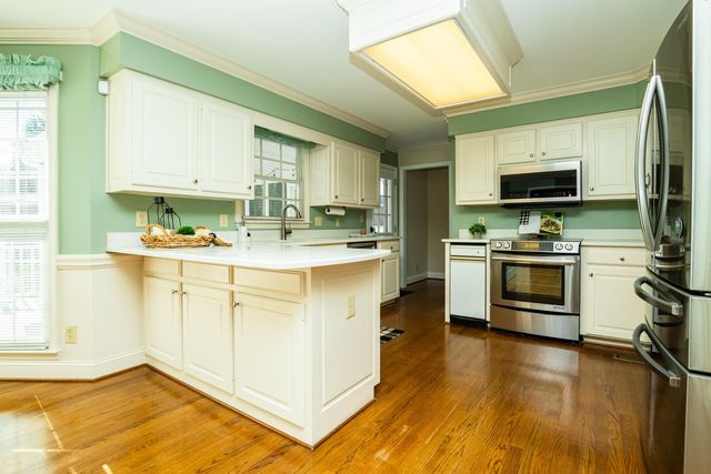 110 W Killarney Lake, Moore, SC 29369