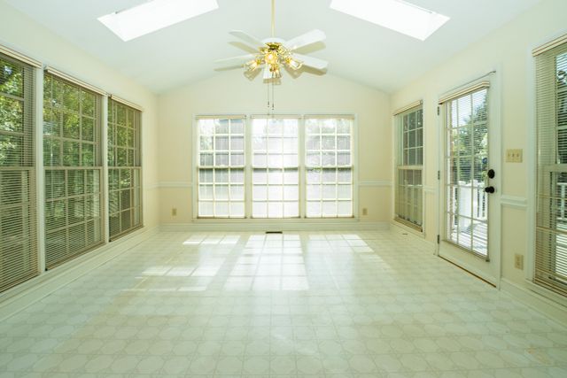 110 W Killarney Lake, Moore, SC 29369
