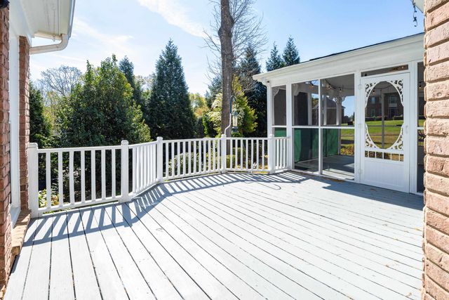 110 W Killarney Lake, Moore, SC 29369
