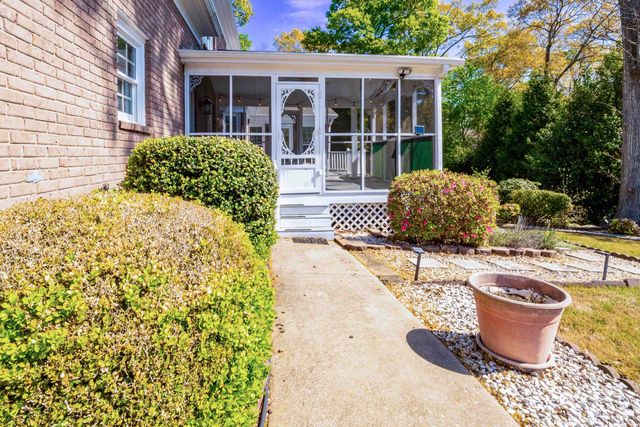 110 W Killarney Lake, Moore, SC 29369