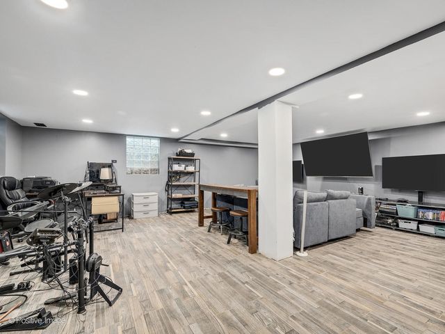 S639 Prince Crossing Road, West Chicago, IL 60185